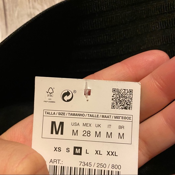 Zara Red & Black SnakeSkin Print Leggings NWT Med - Picture 9 of 9